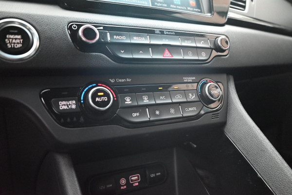 Kia Niro 1.6 GDi Hybrid ExecutiveLine Adaptive Stoelventilatie Memory Leder Keyless 18''