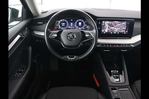 Škoda Octavia 1.4 TSI iV PHEV Business Edition | Camera | Trekhaak | Sfeerverlichting | Carplay | Navigatie | Verwarmde voorruit | Climate control | Cruise control
