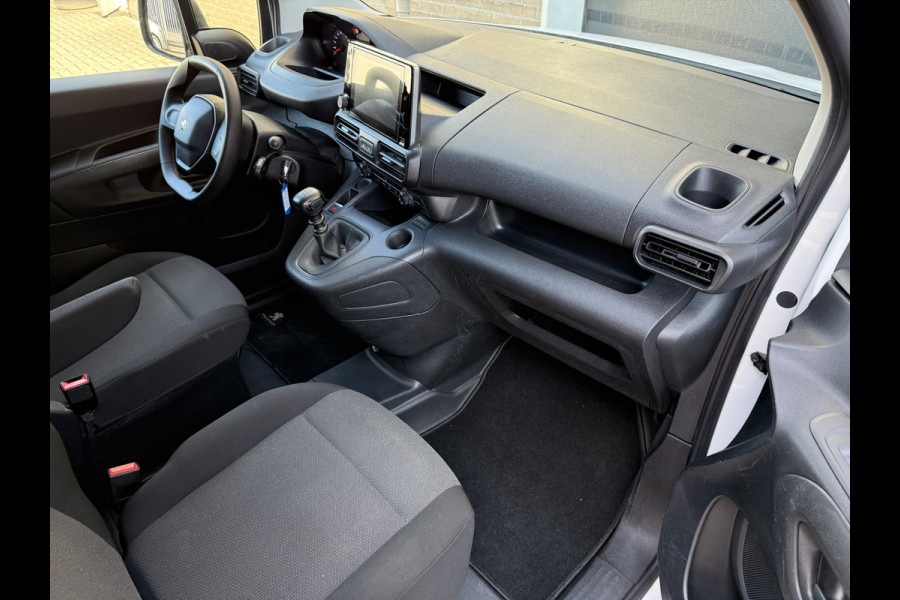 Peugeot Partner 1.2 PureTech 111PK Benzine Premium EMISSIE VRIJE ZONE/ Navigatiesysteem/cruise control/CarPlay