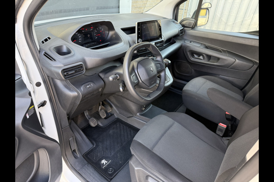 Peugeot Partner 1.2 PureTech 111PK Benzine Premium EMISSIE VRIJE ZONE/ Navigatiesysteem/cruise control/CarPlay