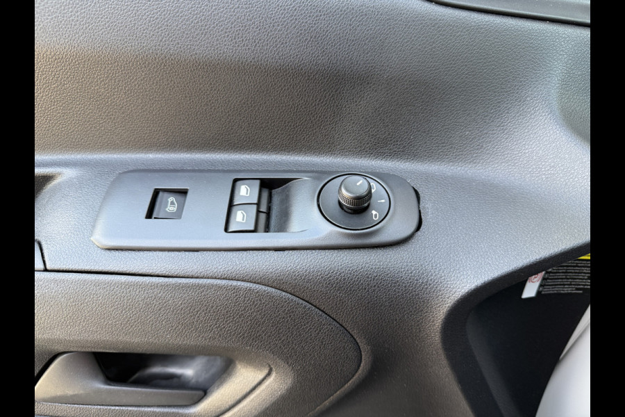 Peugeot Partner 1.2 PureTech 111PK Benzine Premium EMISSIE VRIJE ZONE/ Navigatiesysteem/cruise control/CarPlay