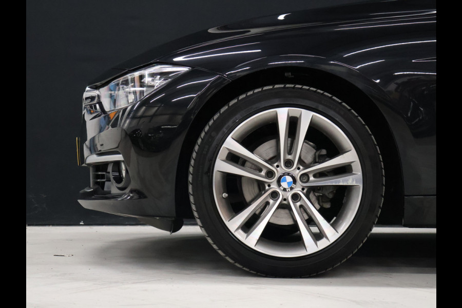 BMW 3 Serie Touring 320i Luxury Edition [GROOT NAVIGATIE, VOL LEDER, STOELVERWARMING, PDC ACHTER, LEDVERLICHTING, BLUETOOTH, CLIMATE CONTROL, NIEUWSTAAT]