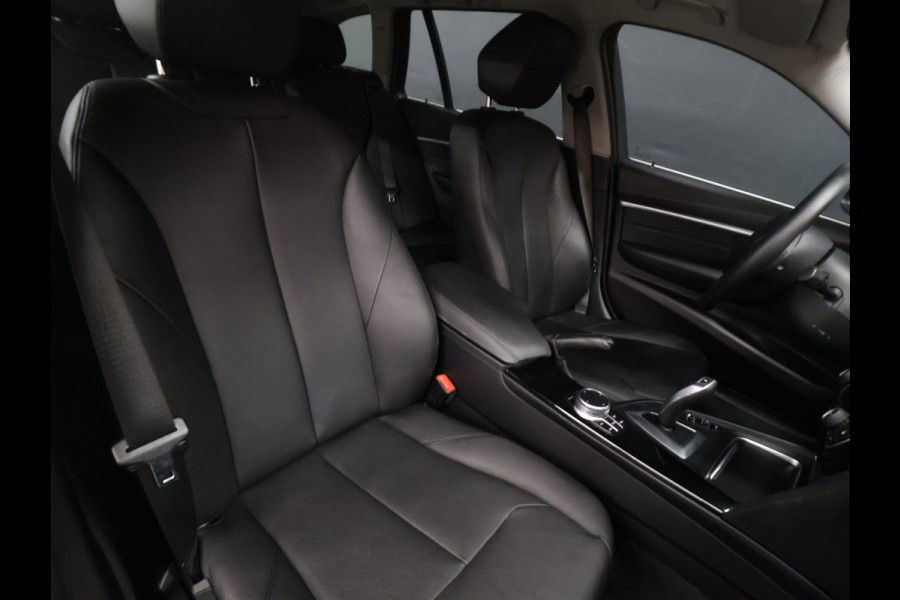 BMW 3 Serie Touring 320i Luxury Edition [GROOT NAVIGATIE, VOL LEDER, STOELVERWARMING, PDC ACHTER, LEDVERLICHTING, BLUETOOTH, CLIMATE CONTROL, NIEUWSTAAT]