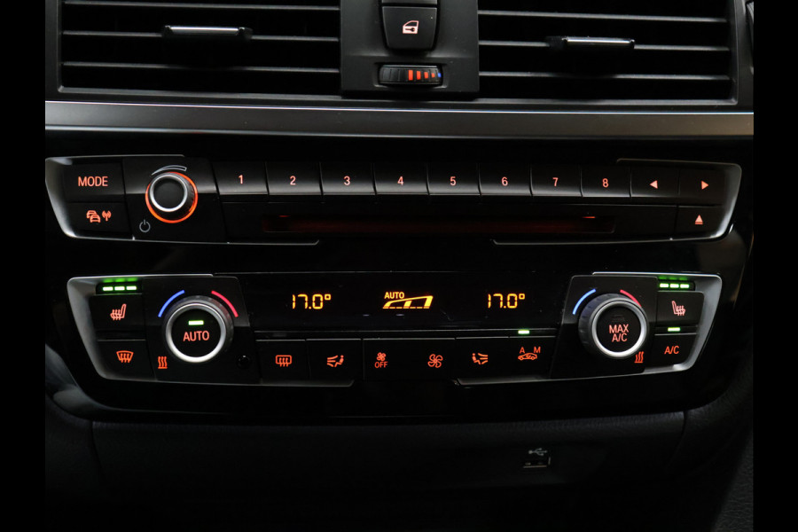 BMW 3 Serie Touring 320i Luxury Edition [GROOT NAVIGATIE, VOL LEDER, STOELVERWARMING, PDC ACHTER, LEDVERLICHTING, BLUETOOTH, CLIMATE CONTROL, NIEUWSTAAT]