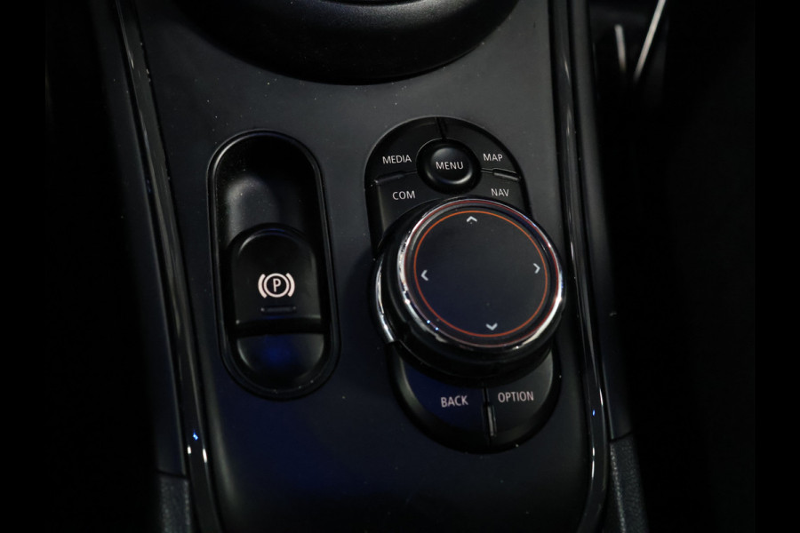 MINI Countryman 2.0 Cooper S Chili JCW [APPLE CARPLAY, SPORTSTUUR, SPORTSTOELEN, STOELVERWARMING, PDC V+A, CRUISE, CLIMATE, NIEUWSTAAT]