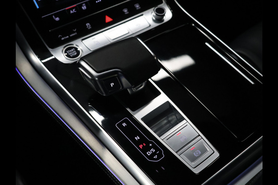 Audi Q8 55 TFSI e quattro S Line Sport [RS STOELEN, SCHUIFKANTELDAK, APPLE CARPLAY, BANG & OLUFSEN, MEMORY SEATS, ADAPTIVE CRUISE, 360 CAMERA, STUURVERWARMING, STOELVERWARMING, NIEUWSTAAT]