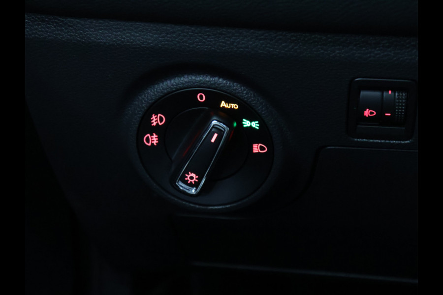 Seat Ibiza 1.0 TSI FR Business Intense [BEATS, SCHUIFKANTELDAK, CAMERA, STOELVERWARMING, APPLE CARPLAY, FR VELGEN, NIEUWSTAAT]