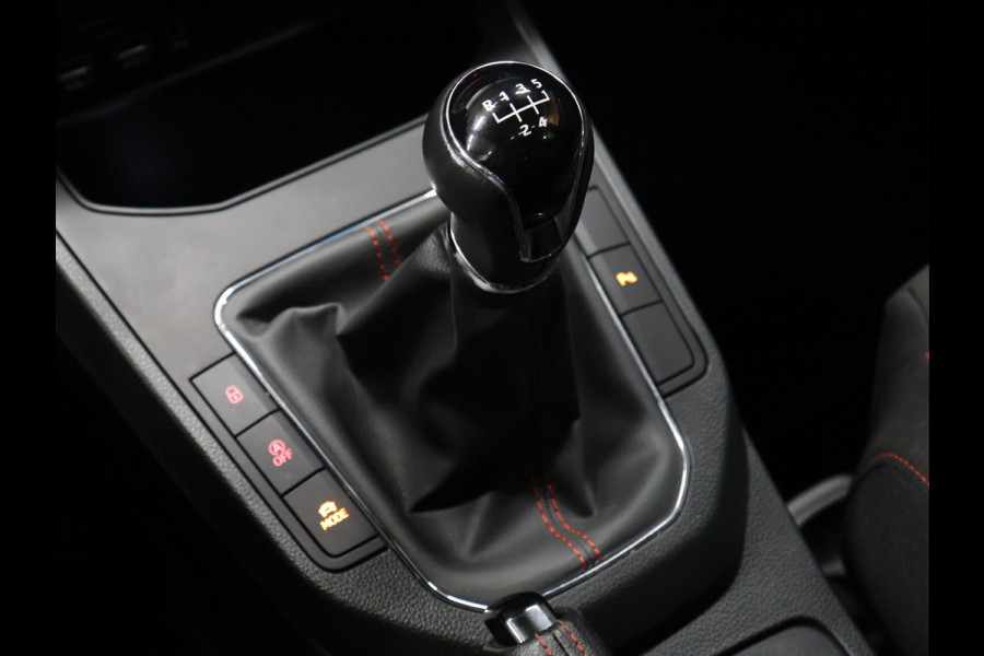Seat Ibiza 1.0 TSI FR Business Intense [BEATS, SCHUIFKANTELDAK, CAMERA, STOELVERWARMING, APPLE CARPLAY, FR VELGEN, NIEUWSTAAT]