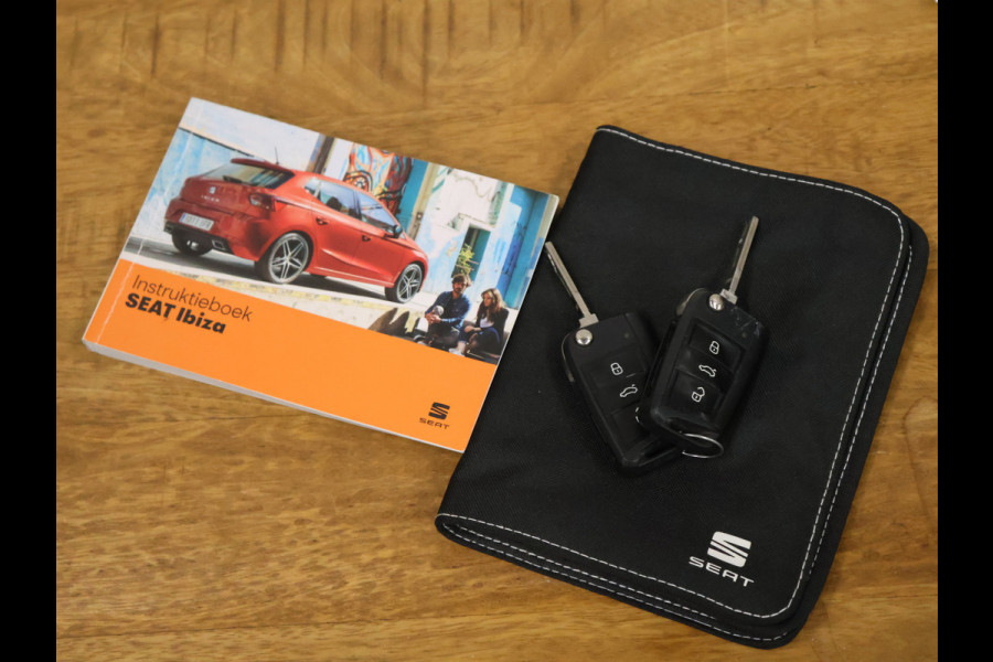 Seat Ibiza 1.0 TSI FR Business Intense [BEATS, SCHUIFKANTELDAK, CAMERA, STOELVERWARMING, APPLE CARPLAY, FR VELGEN, NIEUWSTAAT]
