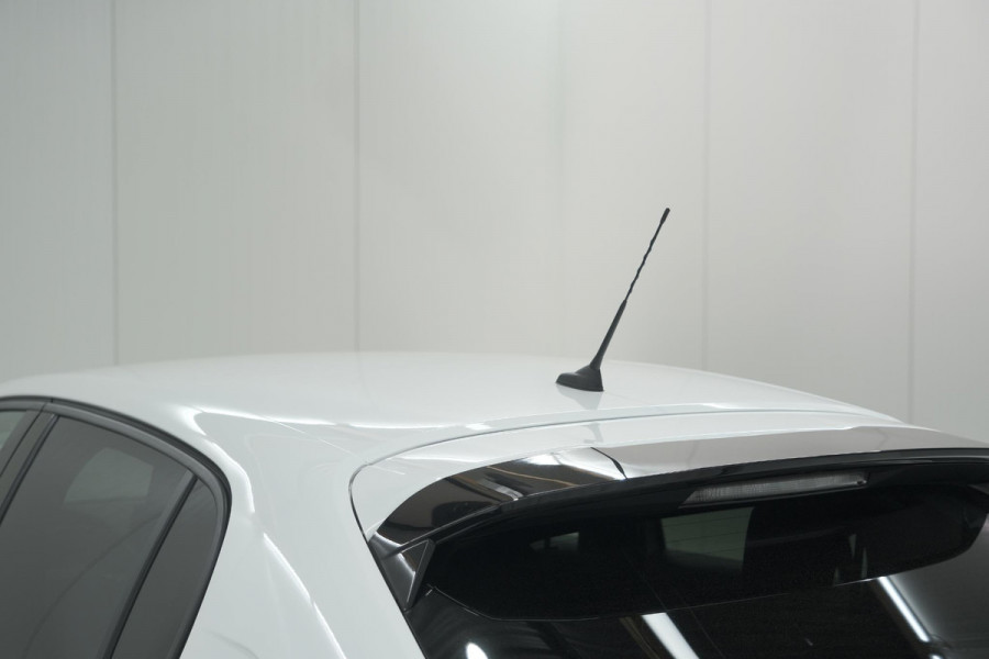 Peugeot 208 PureTech 100 Allure Pack | Camera | Apple Carplay | Stoelverwarming | Parkeersensoren Peugeot 208 PureTech 100 Allure Pack | Camera | Apple Carplay | Stoelverwarming | Parkeersensoren