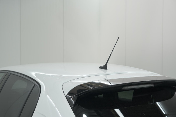 Peugeot 208 PureTech 100 Allure Pack | Camera | Apple Carplay | Stoelverwarming | Parkeersensoren Peugeot 208 PureTech 100 Allure Pack | Camera | Apple Carplay | Stoelverwarming | Parkeersensoren