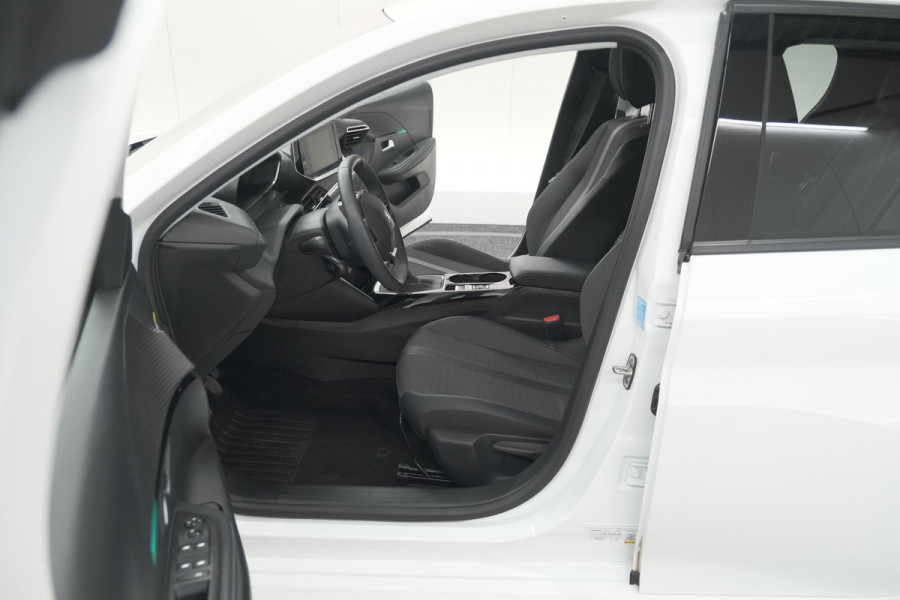 Peugeot 208 PureTech 100 Allure Pack | Camera | Apple Carplay | Stoelverwarming | Parkeersensoren Peugeot 208 PureTech 100 Allure Pack | Camera | Apple Carplay | Stoelverwarming | Parkeersensoren
