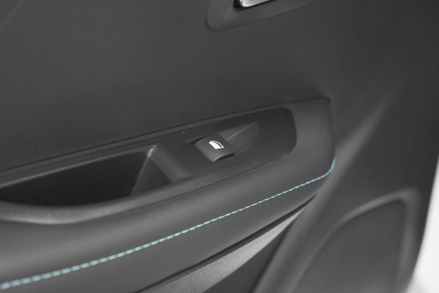 Peugeot 208 PureTech 100 Allure Pack | Camera | Apple Carplay | Stoelverwarming | Parkeersensoren Peugeot 208 PureTech 100 Allure Pack | Camera | Apple Carplay | Stoelverwarming | Parkeersensoren