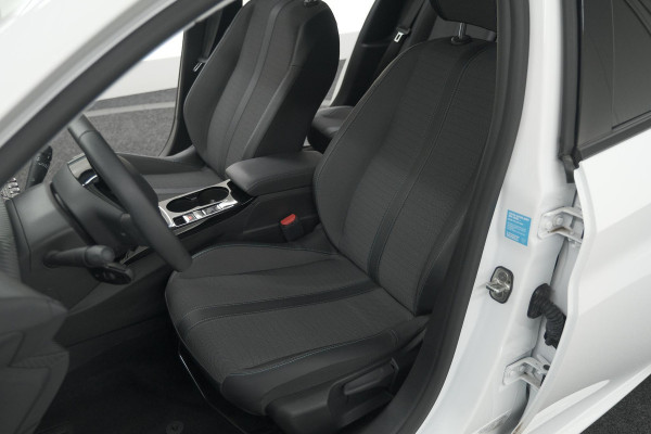 Peugeot 208 PureTech 100 Allure Pack | Camera | Apple Carplay | Stoelverwarming | Parkeersensoren Peugeot 208 PureTech 100 Allure Pack | Camera | Apple Carplay | Stoelverwarming | Parkeersensoren