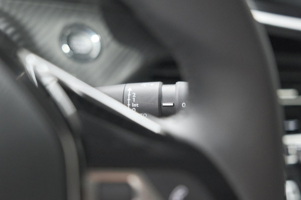 Peugeot 208 PureTech 100 Allure Pack | Camera | Apple Carplay | Stoelverwarming | Parkeersensoren Peugeot 208 PureTech 100 Allure Pack | Camera | Apple Carplay | Stoelverwarming | Parkeersensoren