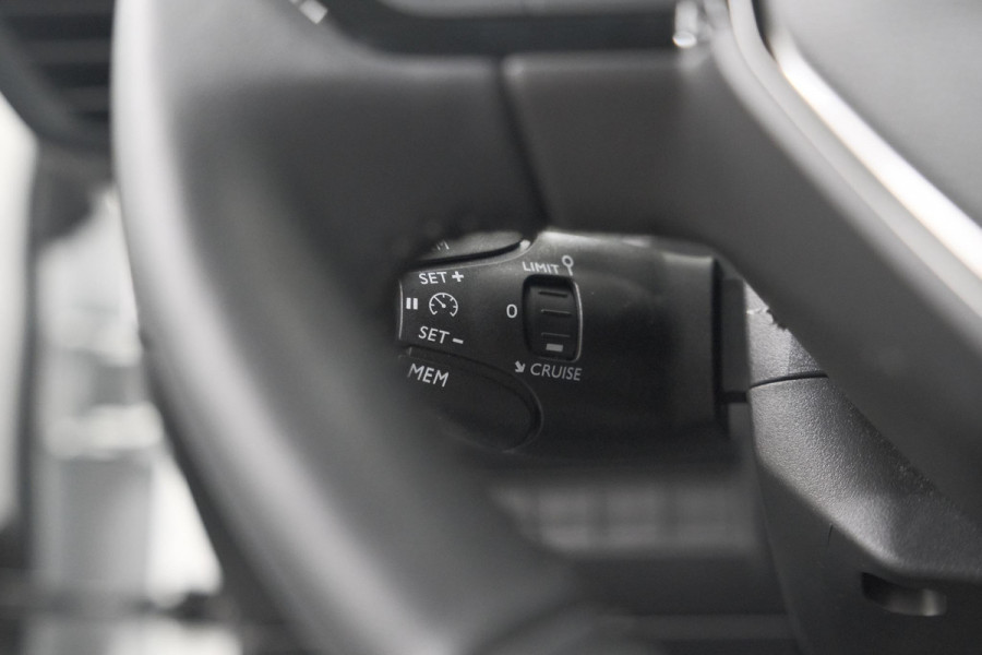 Peugeot 208 PureTech 100 Allure Pack | Camera | Apple Carplay | Stoelverwarming | Parkeersensoren Peugeot 208 PureTech 100 Allure Pack | Camera | Apple Carplay | Stoelverwarming | Parkeersensoren