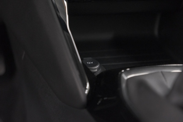 Peugeot 208 PureTech 100 Allure Pack | Camera | Apple Carplay | Stoelverwarming | Parkeersensoren Peugeot 208 PureTech 100 Allure Pack | Camera | Apple Carplay | Stoelverwarming | Parkeersensoren
