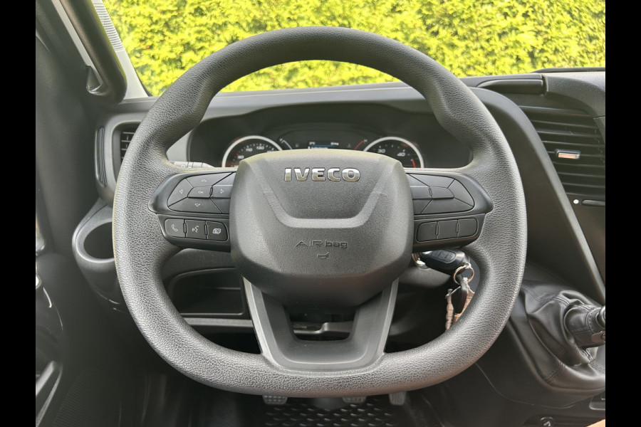 Iveco Daily 35S14V 2.3 140 PK E6 / L2H2 / 3.5T TREKHAAK / 68.554 KM !! / AIRCO / BLUETOOTH / 3-ZITS / TREKHAAK