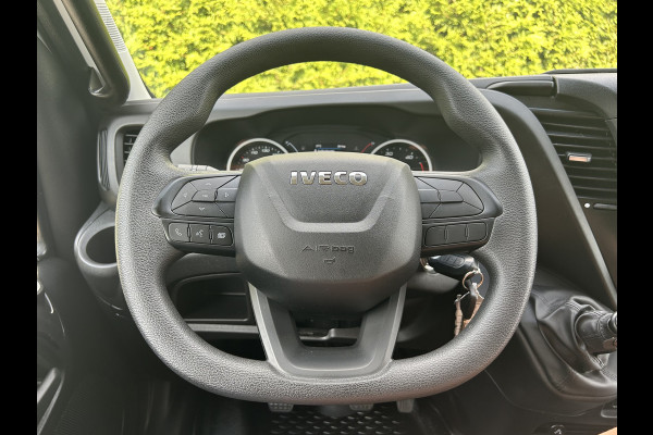 Iveco Daily 35S14V 2.3 140 PK E6 / L2H2 / 3.5T TREKHAAK / 68.554 KM !! / AIRCO / BLUETOOTH / 3-ZITS / TREKHAAK