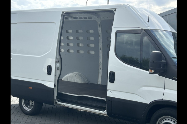 Iveco Daily 35S14V 2.3 140 PK E6 / L2H2 / 3.5T TREKHAAK / 68.554 KM !! / AIRCO / BLUETOOTH / 3-ZITS / TREKHAAK