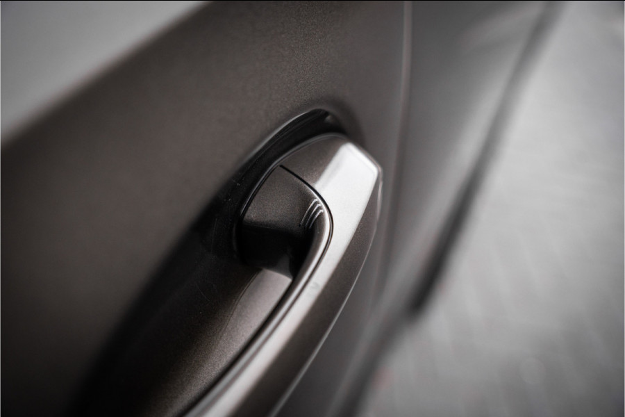 BMW X6 M50i High Executive - M Sport | Panorama | Laser | H&K | Elek. Trekhaak | Memory