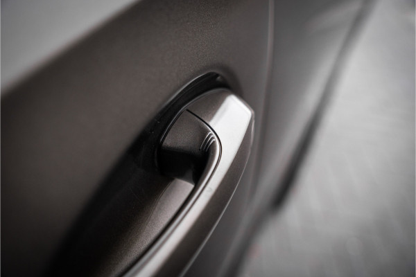 BMW X6 M50i High Executive - M Sport | Panorama | Laser | H&K | Elek. Trekhaak | Memory