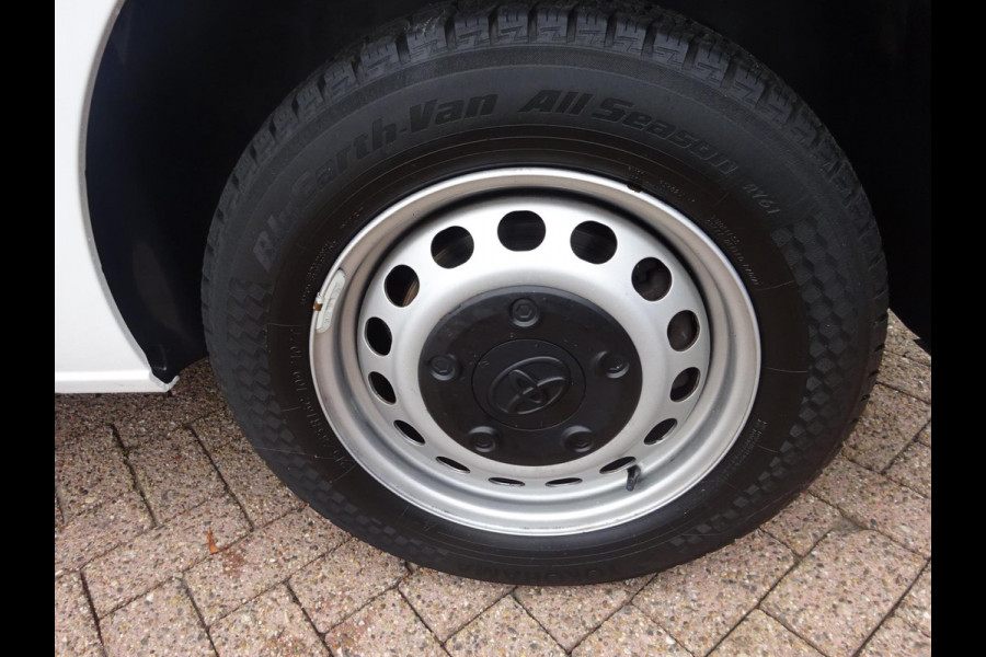 Toyota ProAce Worker 2.0 D-4D Live 140 PK 3 ZITS AIRCO NAVIGATIE GROOT