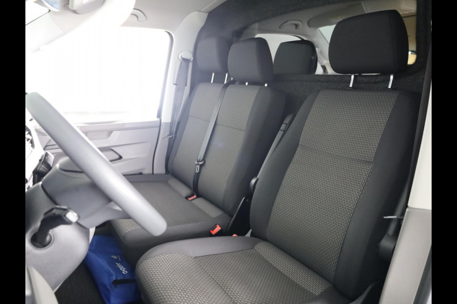 Volkswagen Transporter 2.0 TDI L2H3 28 Comfortline 110 pk | Verlengde garantie | Navigatie via App | Trekhaak | Parkeersensoren achter | Cruise control |