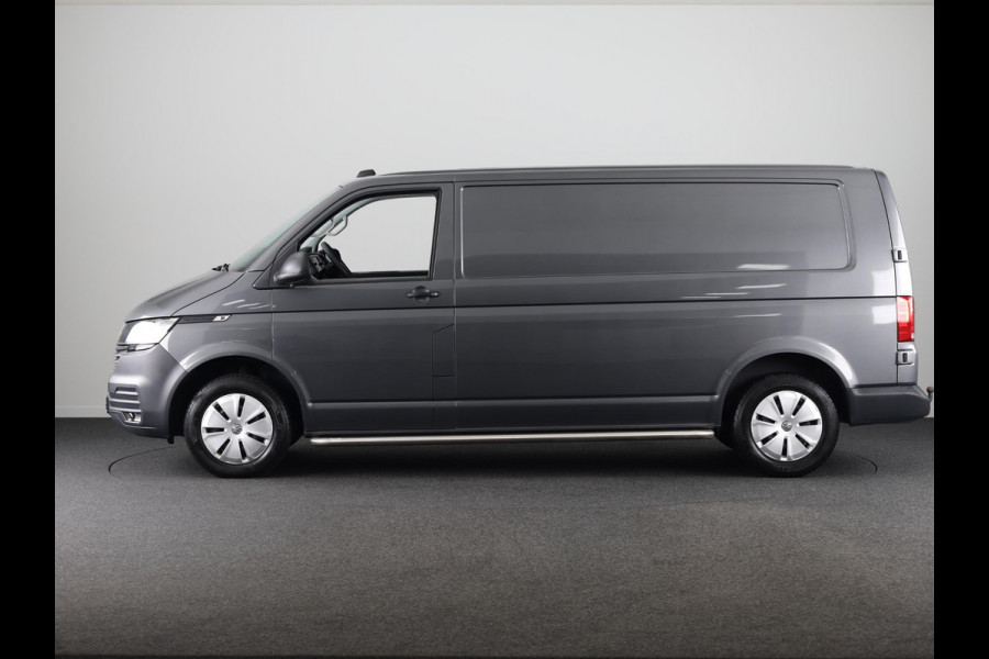 Volkswagen Transporter 2.0 TDI L2H3 28 Comfortline 110 pk | Verlengde garantie | Navigatie via App | Trekhaak | Parkeersensoren achter | Cruise control |