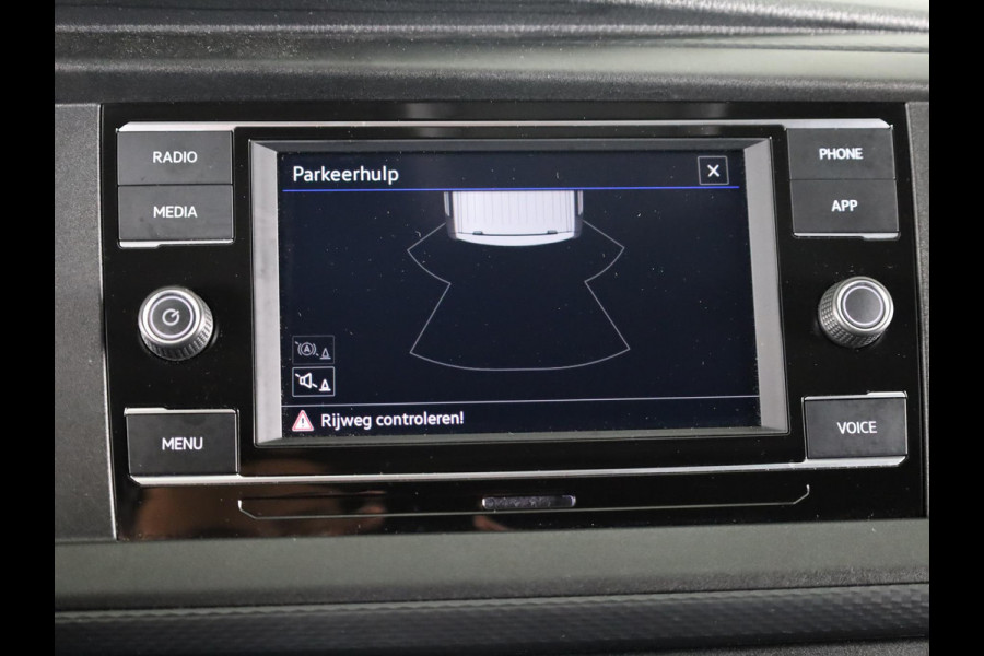 Volkswagen Transporter 2.0 TDI L2H3 28 Comfortline 110 pk | Verlengde garantie | Navigatie via App | Trekhaak | Parkeersensoren achter | Cruise control |