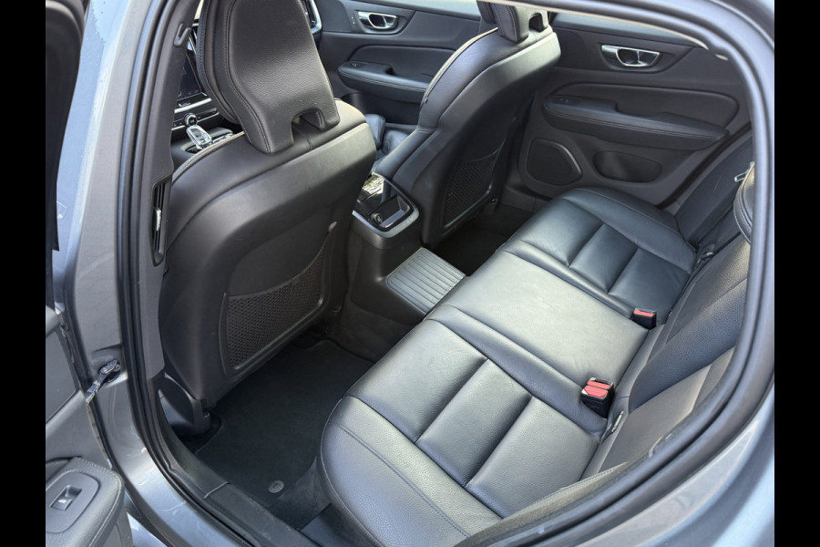 Volvo V60 2.0 T6 Twin Engine AWD Inscription | ACC | Panoramadak | Stoelverwarming | Apple Carplay | Camera