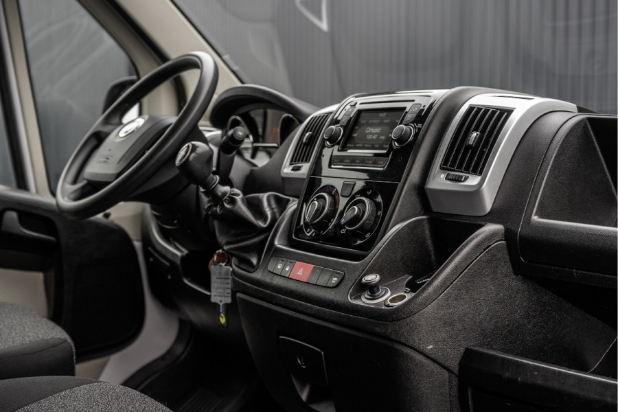 Fiat Ducato **2.3 | Laadklep | 141PK | Revisiemotor | Camera | Navi | Cruise | Airco | Euro 6**
