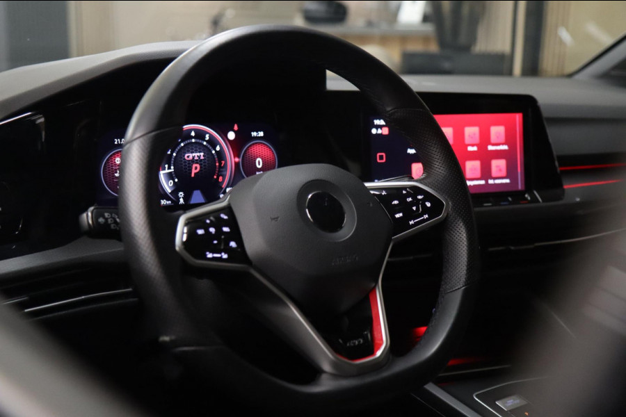 Volkswagen Golf 2.0 TSI GTI PANO/MEMORY/CARPLAY/CAM/NAVI/ VOLL