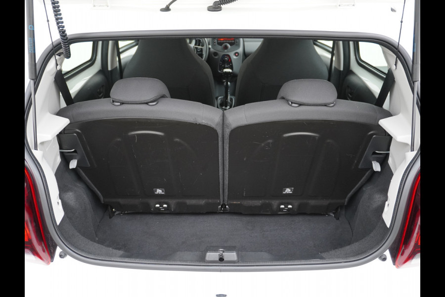 Peugeot 108 73pk 5drs 1.0 e-VTi Airco Bluetooth Isofix Led Usb Elek.Ramen Mistlampen Esp  Active DealerOnderhouden NL-auto € 23,- Wegenbelasting p/m