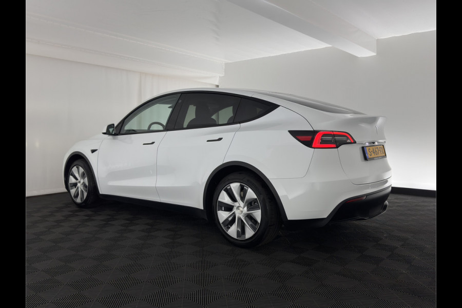 Tesla Model Y RWD 58 kWh [ 3-Fase ] {SOH-93%} (INCL-BTW) Aut. *PANO | AUTO-PILOT | LUXURY-LEATHER | TOP-VIEW | NAVI-FULLMAP | MATRIX-LED | DIGI-COCKPIT | KEYLESS | CAMERA | DAB+ | HEATED-COMFORTSEATS | PRIVACY-GLASS*