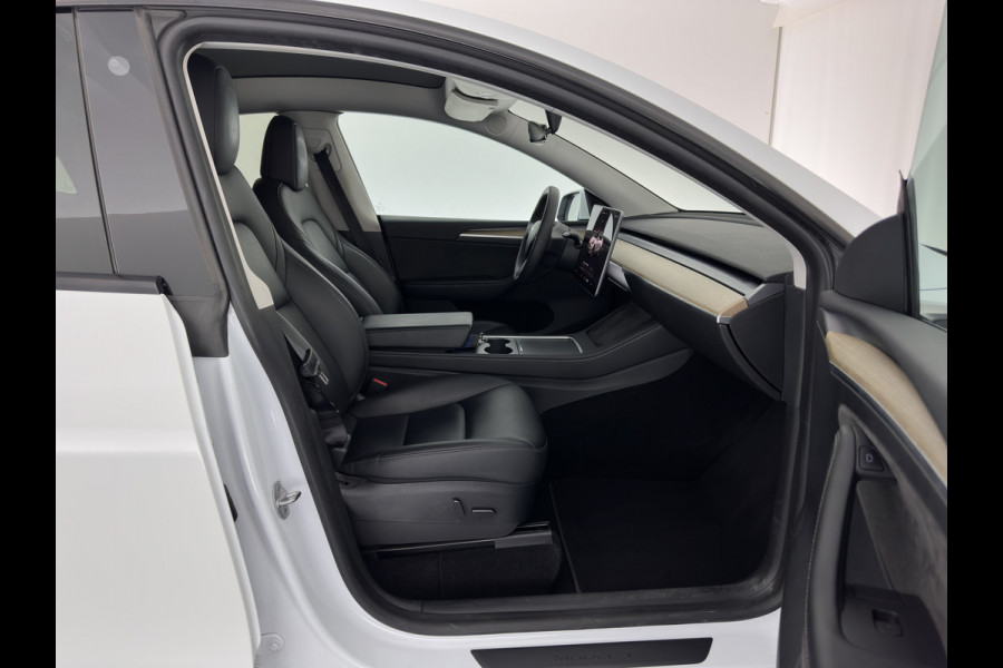 Tesla Model Y RWD 58 kWh [ 3-Fase ] {SOH-93%} (INCL-BTW) Aut. *PANO | AUTO-PILOT | LUXURY-LEATHER | TOP-VIEW | NAVI-FULLMAP | MATRIX-LED | DIGI-COCKPIT | KEYLESS | CAMERA | DAB+ | HEATED-COMFORTSEATS | PRIVACY-GLASS*