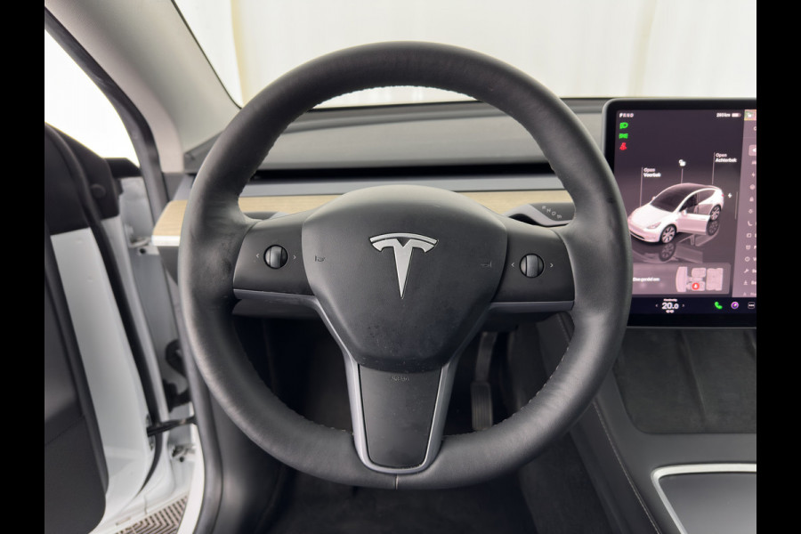 Tesla Model Y RWD 58 kWh [ 3-Fase ] {SOH-93%} (INCL-BTW) Aut. *PANO | AUTO-PILOT | LUXURY-LEATHER | TOP-VIEW | NAVI-FULLMAP | MATRIX-LED | DIGI-COCKPIT | KEYLESS | CAMERA | DAB+ | HEATED-COMFORTSEATS | PRIVACY-GLASS*