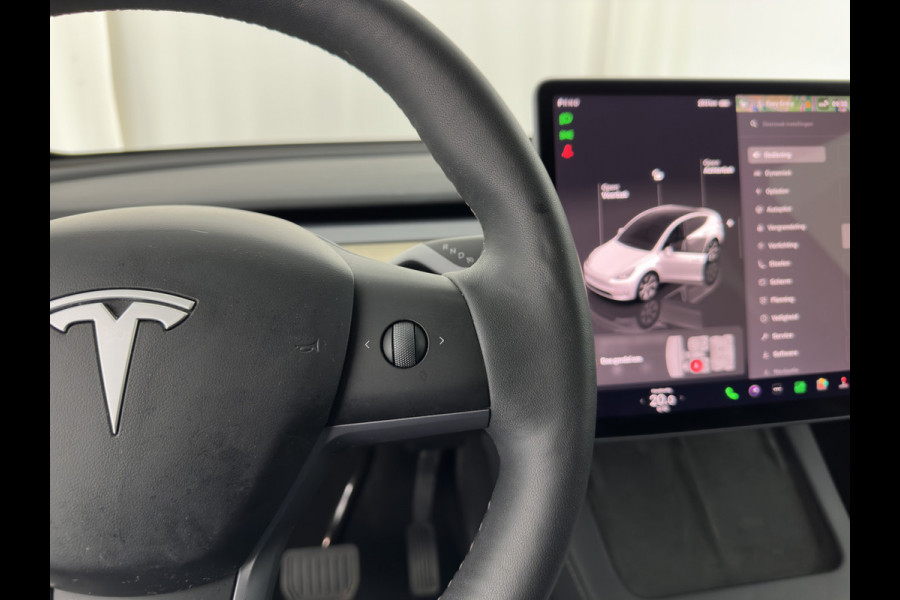 Tesla Model Y RWD 58 kWh [ 3-Fase ] {SOH-93%} (INCL-BTW) Aut. *PANO | AUTO-PILOT | LUXURY-LEATHER | TOP-VIEW | NAVI-FULLMAP | MATRIX-LED | DIGI-COCKPIT | KEYLESS | CAMERA | DAB+ | HEATED-COMFORTSEATS | PRIVACY-GLASS*