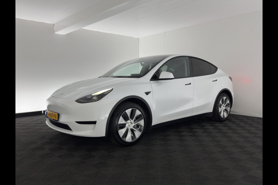 Tesla Model Y RWD 58 kWh [ 3-Fase ] {SOH-93%} (INCL-BTW) Aut. *PANO | AUTO-PILOT | LUXURY-LEATHER | TOP-VIEW | NAVI-FULLMAP | MATRIX-LED | DIGI-COCKPIT | KEYLESS | CAMERA | DAB+ | HEATED-COMFORTSEATS | PRIVACY-GLASS*