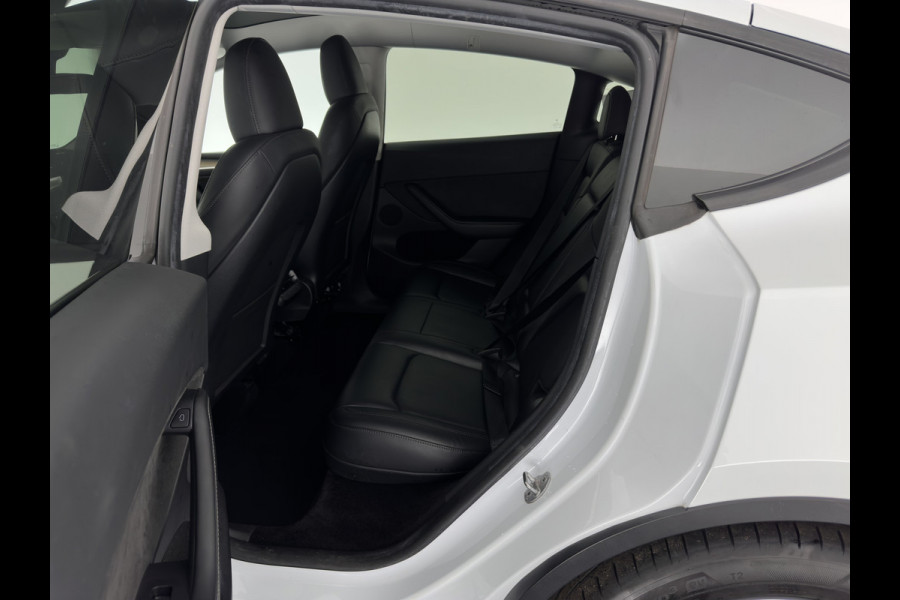 Tesla Model Y RWD 58 kWh [ 3-Fase ] {SOH-93%} (INCL-BTW) Aut. *PANO | AUTO-PILOT | LUXURY-LEATHER | TOP-VIEW | NAVI-FULLMAP | MATRIX-LED | DIGI-COCKPIT | KEYLESS | CAMERA | DAB+ | HEATED-COMFORTSEATS | PRIVACY-GLASS*