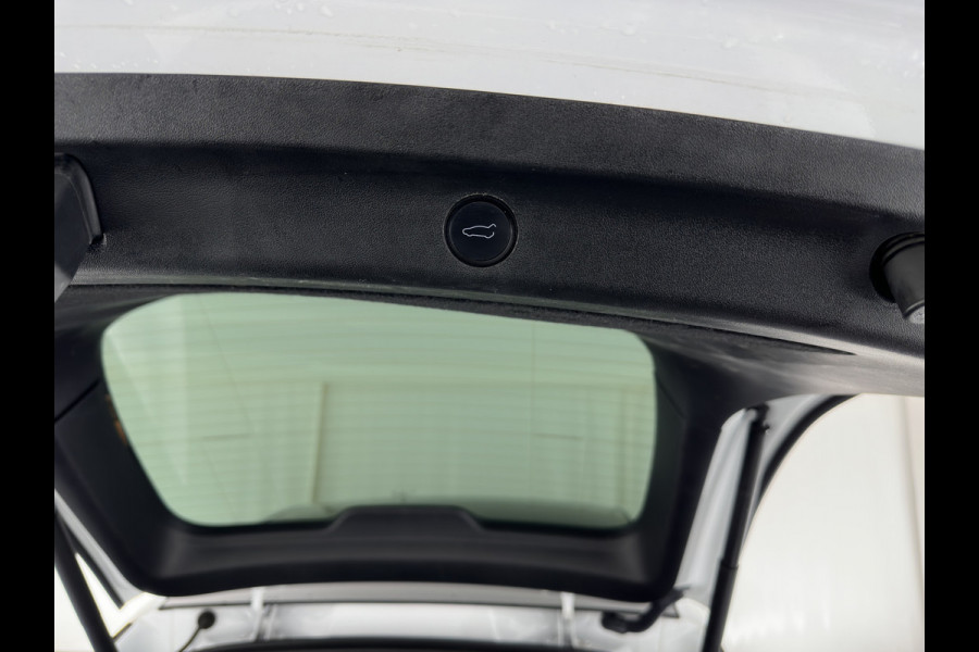 Tesla Model Y RWD 58 kWh [ 3-Fase ] {SOH-93%} (INCL-BTW) Aut. *PANO | AUTO-PILOT | LUXURY-LEATHER | TOP-VIEW | NAVI-FULLMAP | MATRIX-LED | DIGI-COCKPIT | KEYLESS | CAMERA | DAB+ | HEATED-COMFORTSEATS | PRIVACY-GLASS*