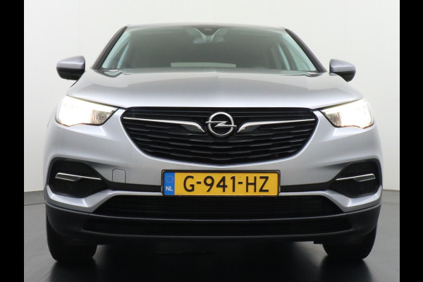 Opel Grandland X T131PK AUT-8 Navi Pdc Trekhaak Apple Carplay Android Auto Airco 120 Jaar Edition Regen-Lichtsensor DAB Lmv 17" Led Privacy Glas Origineel Nederlandse Auto Euro 6