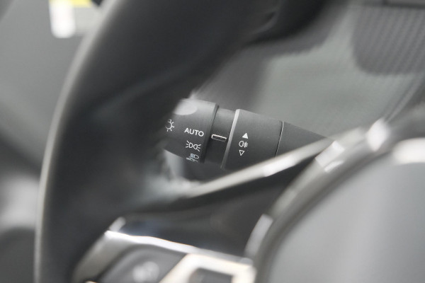 Peugeot 208 PureTech 100 Allure | Camera | Navigatie | Apple Carplay | Parkeersensoren