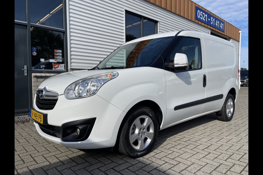 Opel Combo 1.3 CDTi 95pk L1H1 Sport / rijklaar € 8.950 ex btw / lease vanaf € 203 / airco / cruise / stoelverwarming / lichtmetalen velgen / pdc achter / euro 6 !