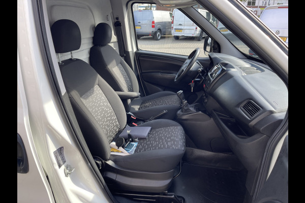 Opel Combo 1.3 CDTi 95pk L1H1 Sport / rijklaar € 8.950 ex btw / lease vanaf € 203 / airco / cruise / stoelverwarming / lichtmetalen velgen / pdc achter / euro 6 !