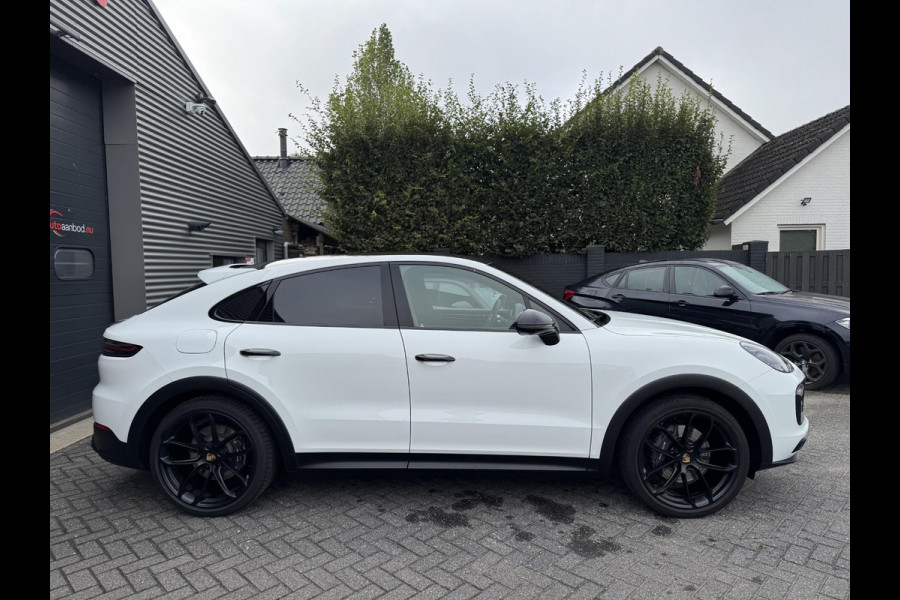 Porsche Cayenne Coupé 3.0 E-Hybrid Sport Chrono | 360* Camera | 22 Inch Lichtmetalen Velgen | Carbon | Elektrische Achterklep |