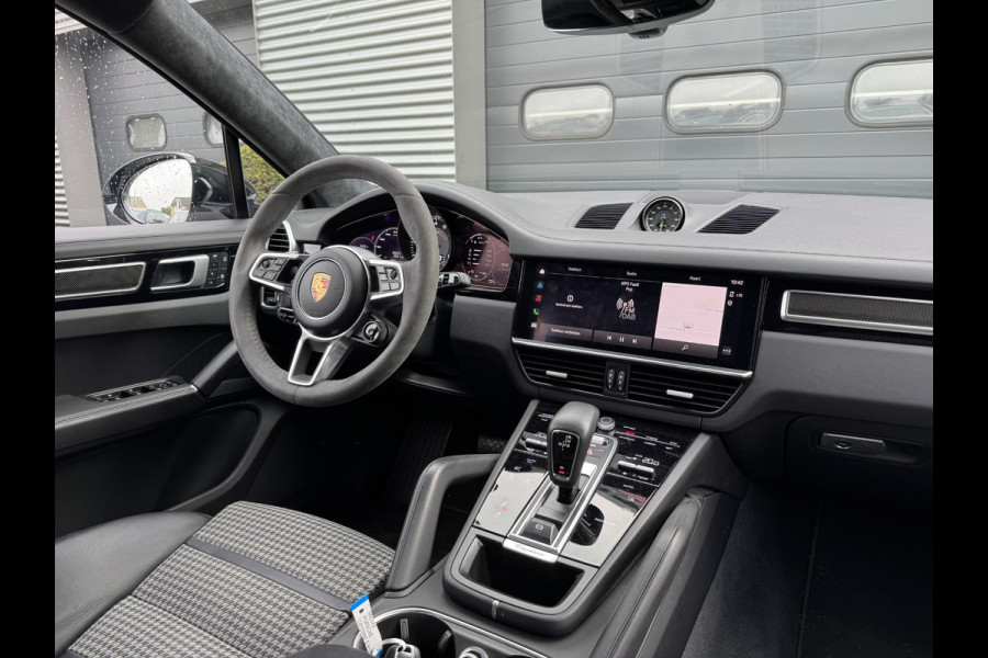 Porsche Cayenne Coupé 3.0 E-Hybrid Sport Chrono | 360* Camera | 22 Inch Lichtmetalen Velgen | Carbon | Elektrische Achterklep |