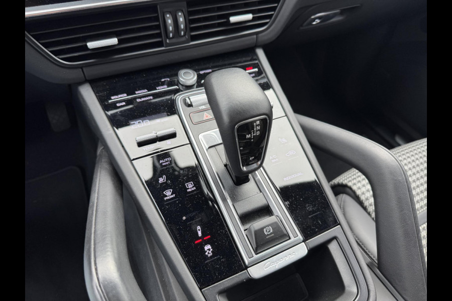 Porsche Cayenne Coupé 3.0 E-Hybrid Sport Chrono | 360* Camera | 22 Inch Lichtmetalen Velgen | Carbon | Elektrische Achterklep |
