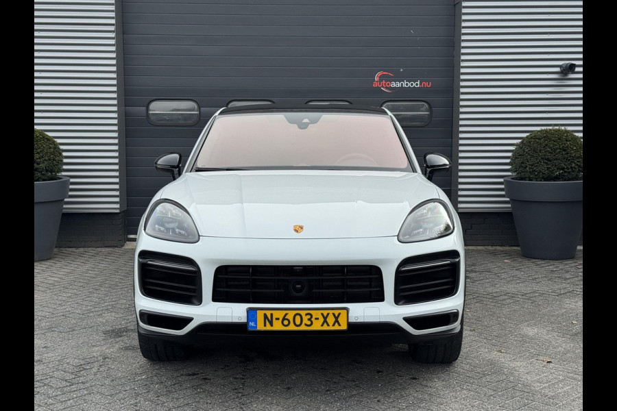 Porsche Cayenne Coupé 3.0 E-Hybrid Sport Chrono | 360* Camera | 22 Inch Lichtmetalen Velgen | Carbon | Elektrische Achterklep |