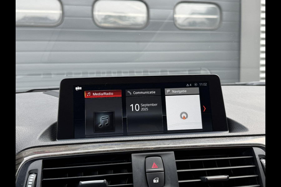 BMW 1-serie 120i High Executive | Camera | Harmon Kardon | Navigatie | Lederen Bekleding | Memory Stoelen |